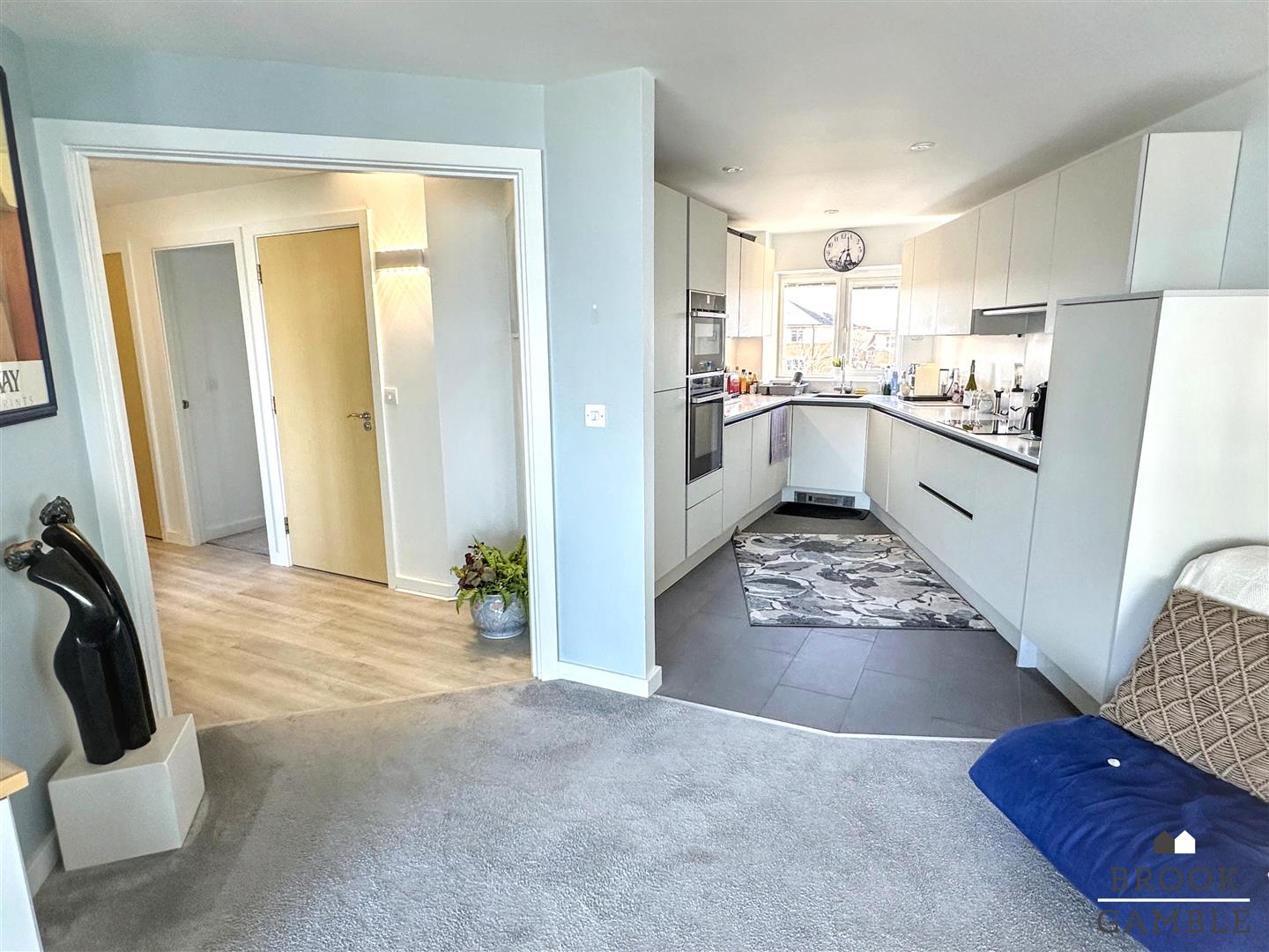 2 Bedroom Apartment - Purpose Built. 12 San Diego Way in Eastbourne,  8